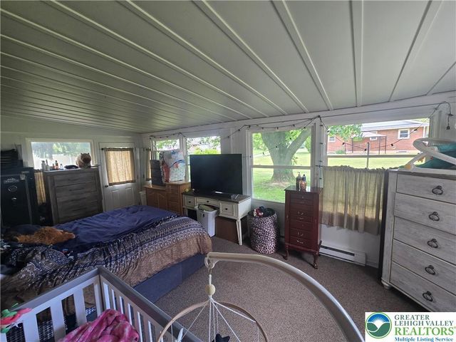 1077 Oakhurst Drive, Slatington Boro, PA 18080