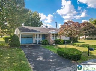1077 Oakhurst Drive, Slatington Boro, PA 18080
