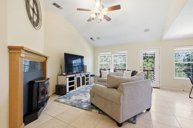 5503 Fairview Ct, Foresthill, CA 95631