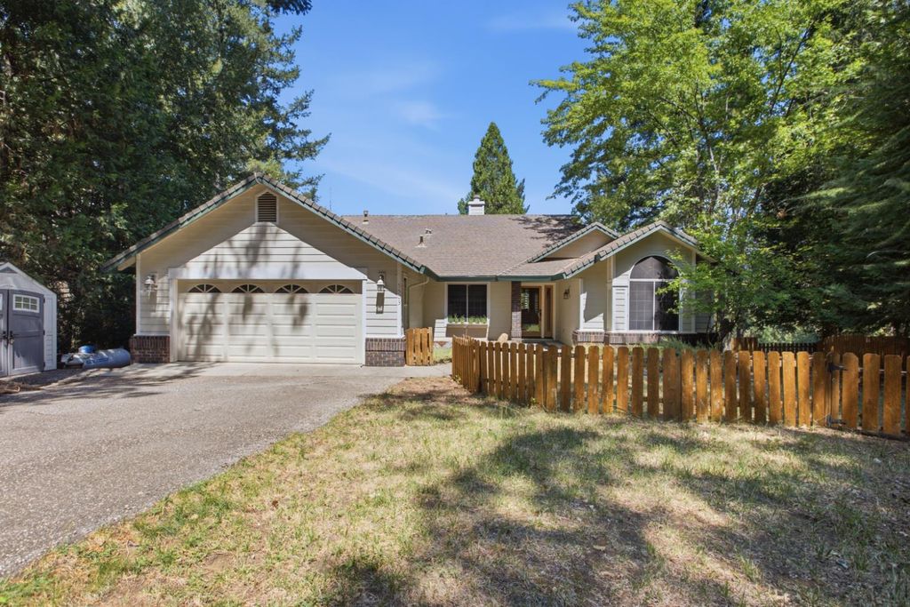 5503 Fairview Ct, Foresthill, CA 95631