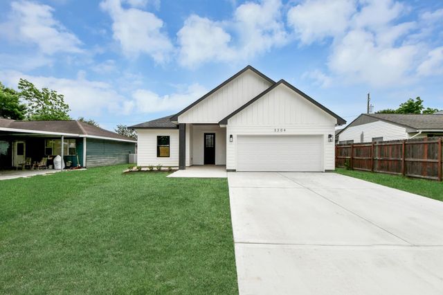 3304 Bond Street, Pasadena, TX 77503