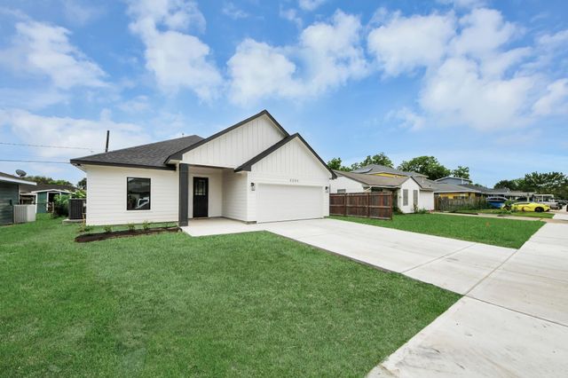 3304 Bond Street, Pasadena, TX 77503