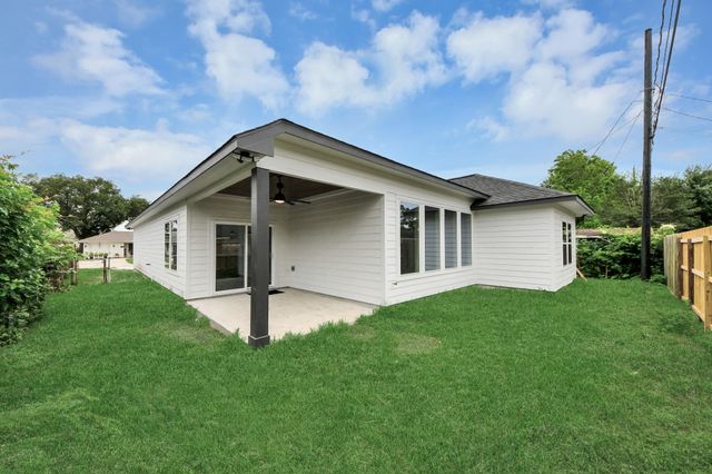 3304 Bond Street, Pasadena, TX 77503