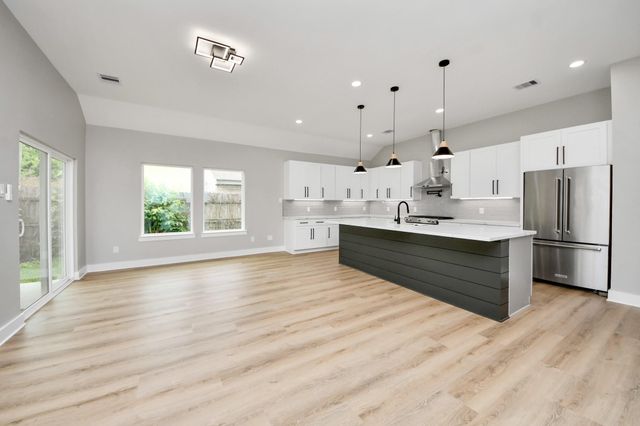3304 Bond Street, Pasadena, TX 77503