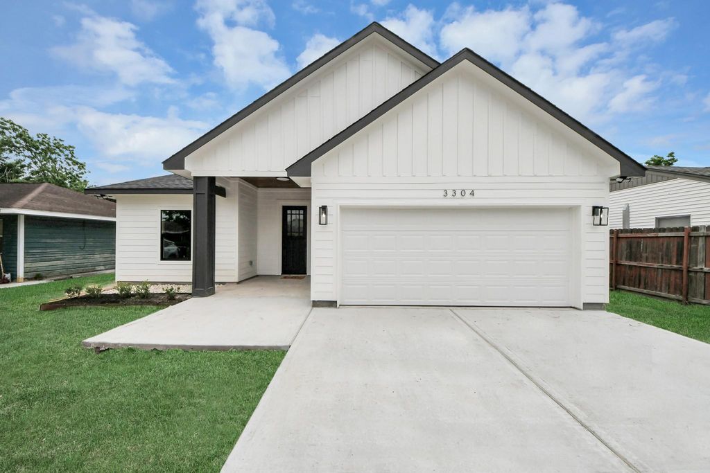 3304 Bond Street, Pasadena, TX 77503