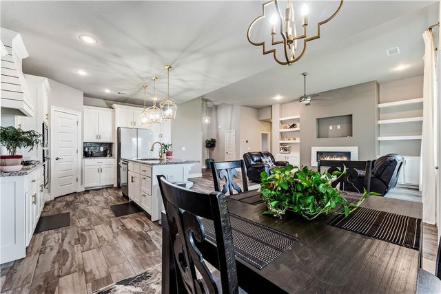900 Sunset Lane, Centerton, AR 72719