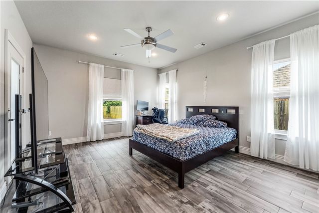 900 Sunset Lane, Centerton, AR 72719