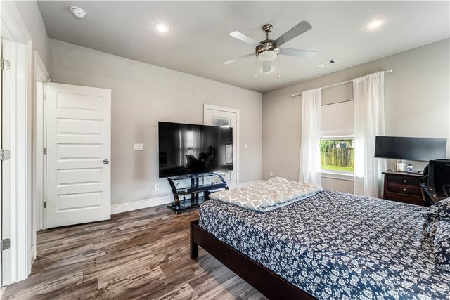 900 Sunset Lane, Centerton, AR 72719
