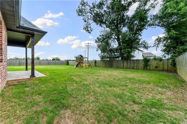 900 Sunset Lane, Centerton, AR 72719