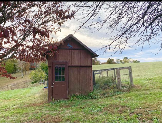 345 Fairview Road, Columbia, KY 42728