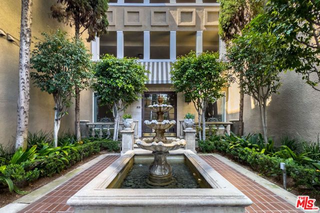 8455 Fountain Avenue 518, West Hollywood, CA 90069