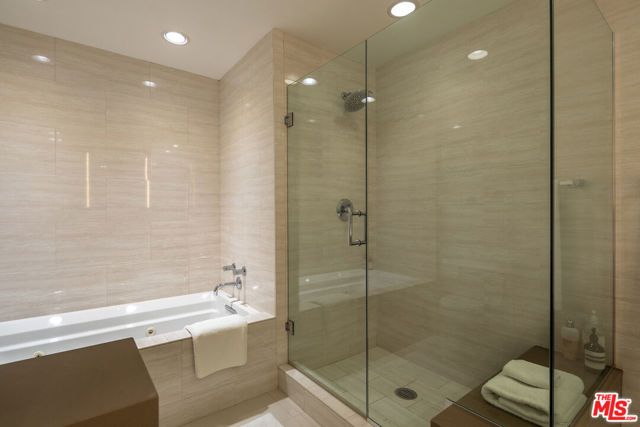 8455 Fountain Avenue 518, West Hollywood, CA 90069