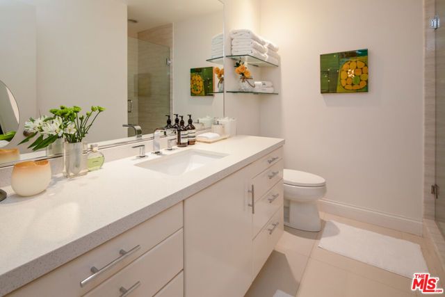 8455 Fountain Avenue 518, West Hollywood, CA 90069