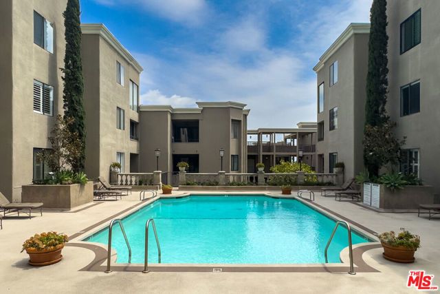 8455 Fountain Avenue 518, West Hollywood, CA 90069