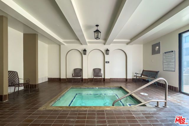 8455 Fountain Avenue 518, West Hollywood, CA 90069