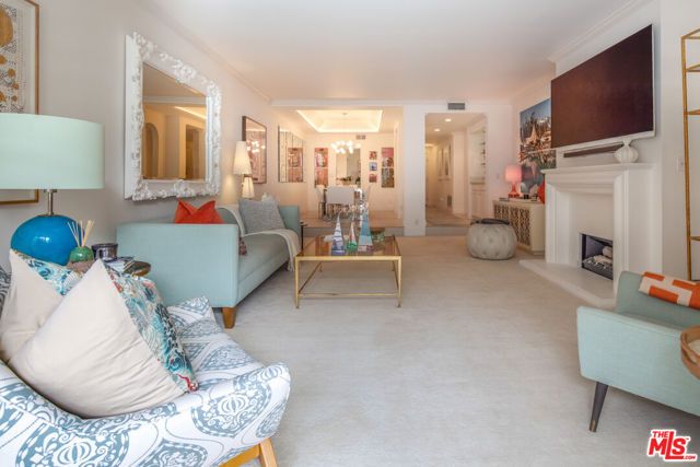 8455 Fountain Avenue 518, West Hollywood, CA 90069