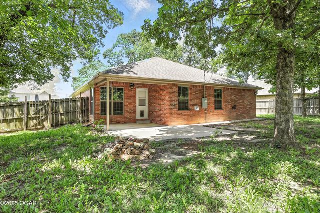 305 Anita Drive, Carl Junction, MO 64834
