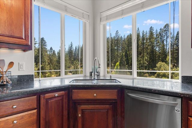 915 Eden Valley Rd, Colfax, CA 95713