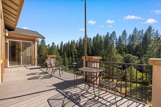915 Eden Valley Rd, Colfax, CA 95713