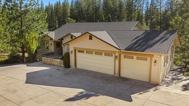 915 Eden Valley Rd, Colfax, CA 95713