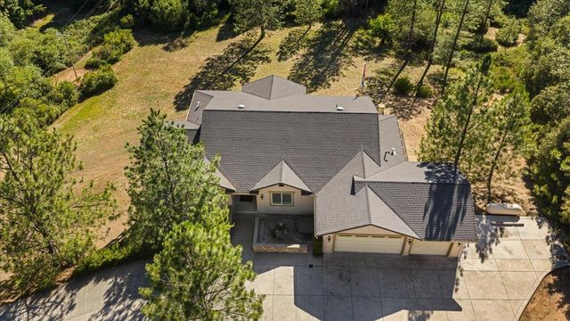 915 Eden Valley Rd, Colfax, CA 95713