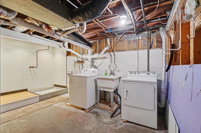 2407 Fairfield Avenue, Kalamazoo Twp, MI 49048