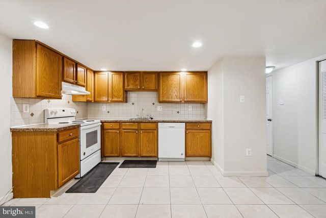 827 E ELM AVE, Lindenwold, NJ 08021