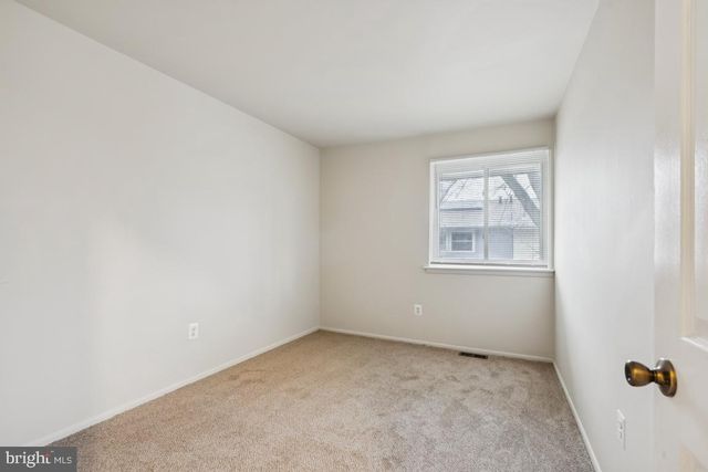 827 E ELM AVE, Lindenwold, NJ 08021