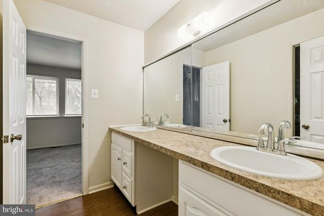 827 E ELM AVE, Lindenwold, NJ 08021