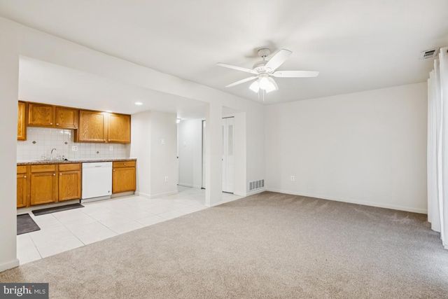 827 E ELM AVE, Lindenwold, NJ 08021