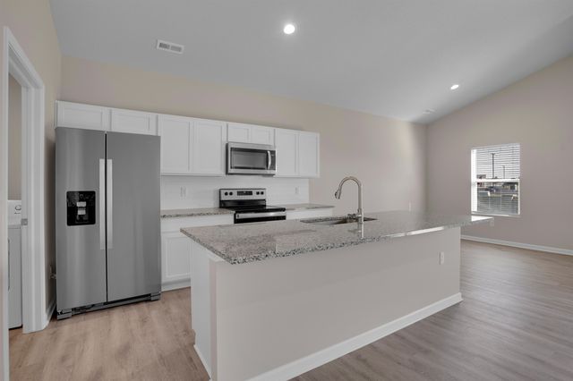 1606 N Topaz Ln, Mulvane, KS 67110