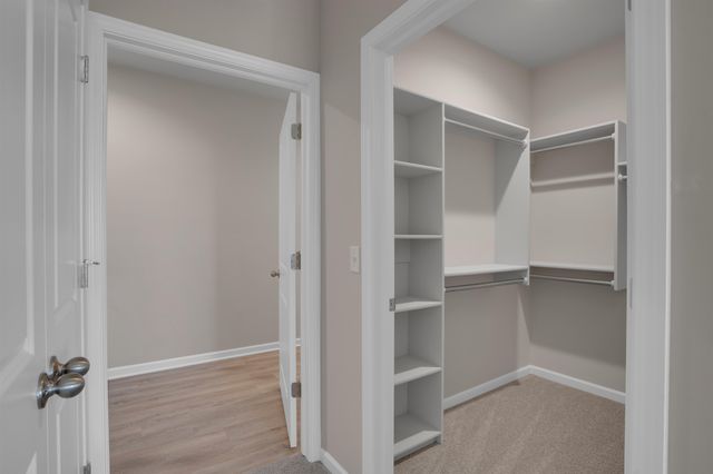 1606 N Topaz Ln, Mulvane, KS 67110