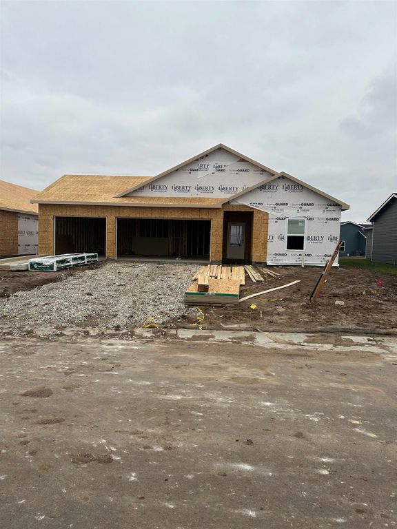 1606 N Topaz Ln, Mulvane, KS 67110