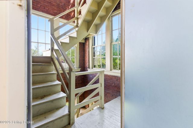 1629 S 3rd St APT 203, Louisville, KY 40208