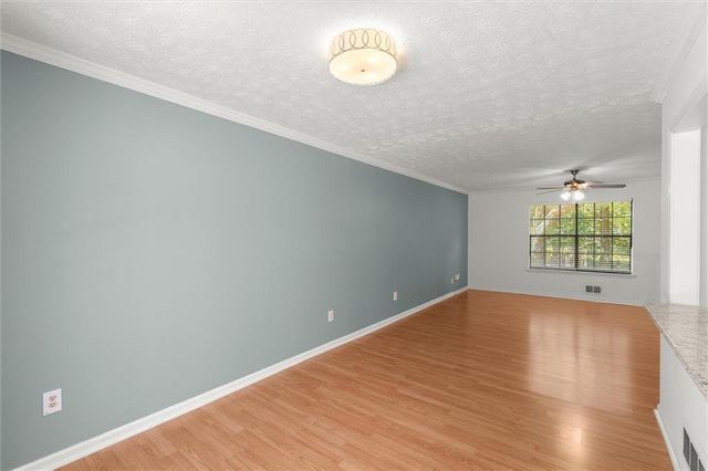 695 Waterbrook Terrace, Roswell, GA 30076