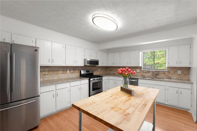695 Waterbrook Terrace, Roswell, GA 30076