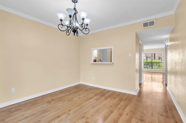 1800 Stoney Brook Drive 205, Houston, TX 77063