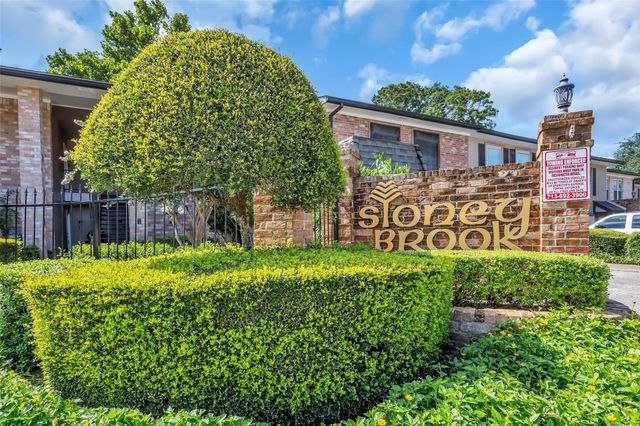 1800 Stoney Brook Drive 205, Houston, TX 77063