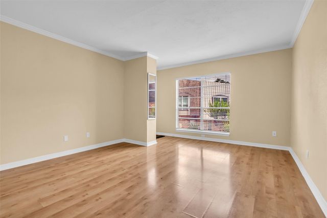 1800 Stoney Brook Drive 205, Houston, TX 77063