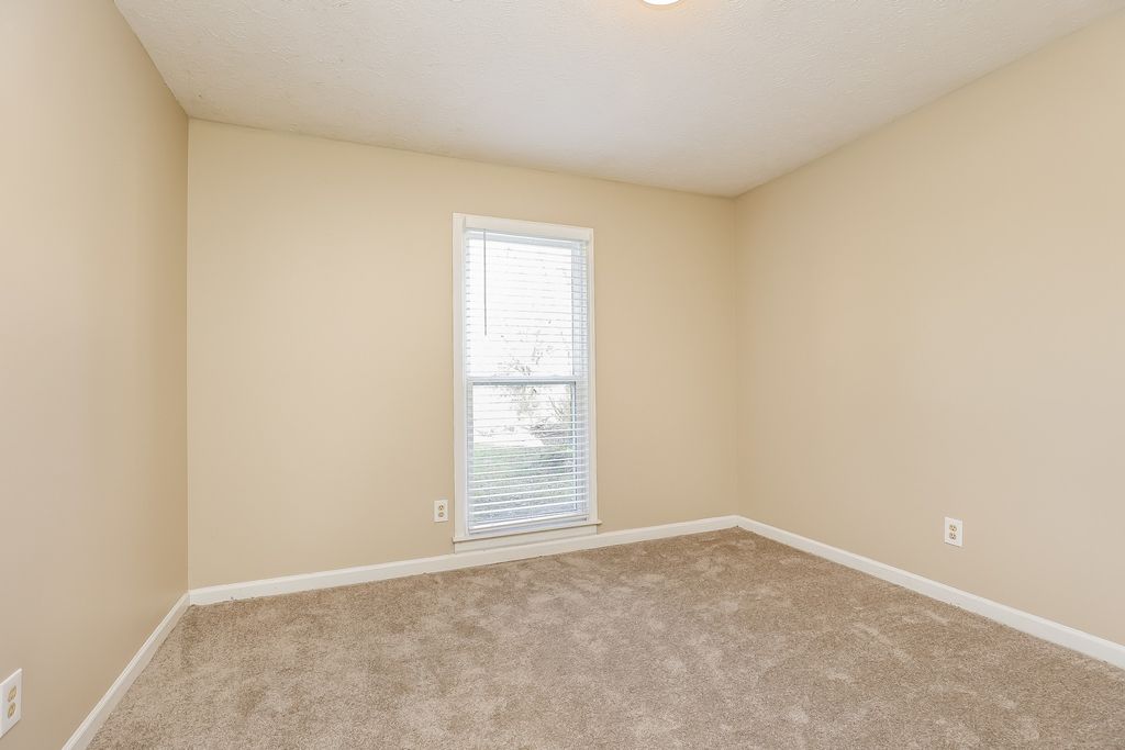 305 Short Ct, Smyrna, TN 37167