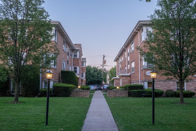 1537 William Street 1E, River Forest, IL 60305