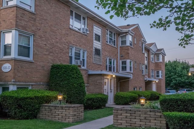 1537 William Street 1E, River Forest, IL 60305