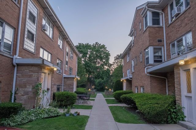 1537 William Street 1E, River Forest, IL 60305