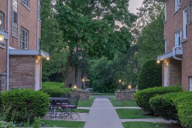 1537 William Street 1E, River Forest, IL 60305