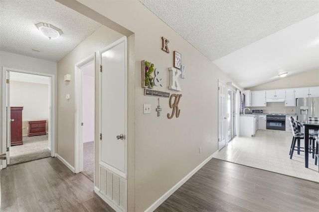 2037 Zeeland Ct, Modesto, CA 95356