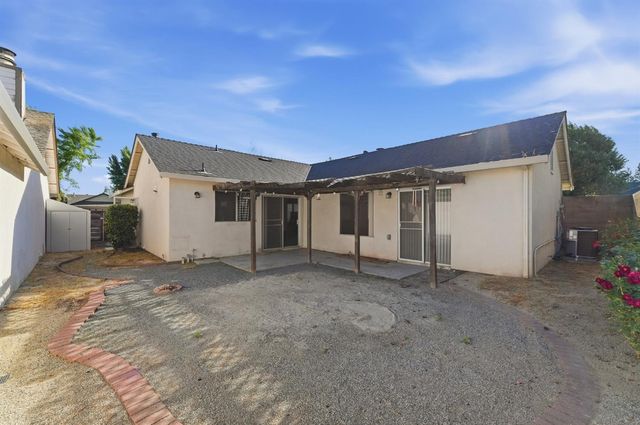 2037 Zeeland Ct, Modesto, CA 95356