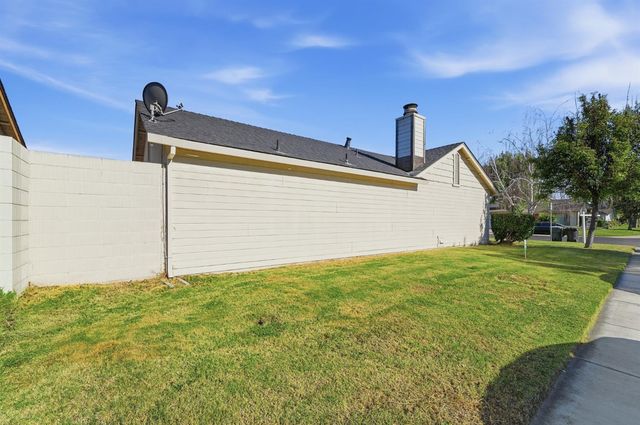 2037 Zeeland Ct, Modesto, CA 95356