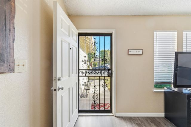 2037 Zeeland Ct, Modesto, CA 95356