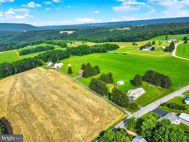 1023-A ENDERS RD, Halifax, PA 17032