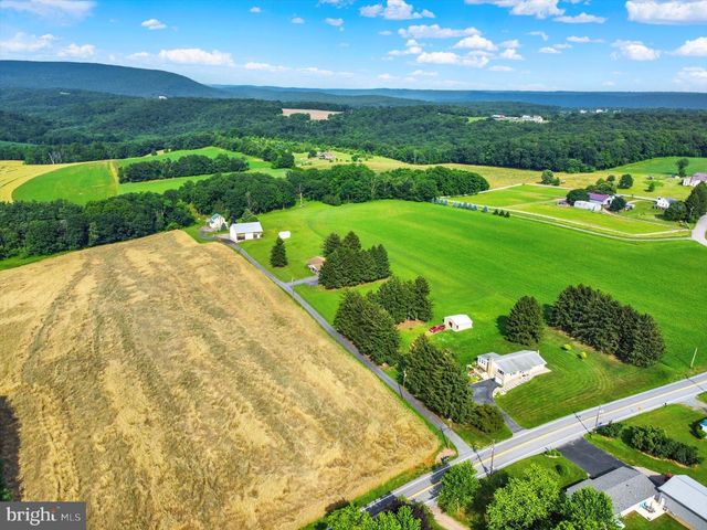 1023-A ENDERS RD, Halifax, PA 17032